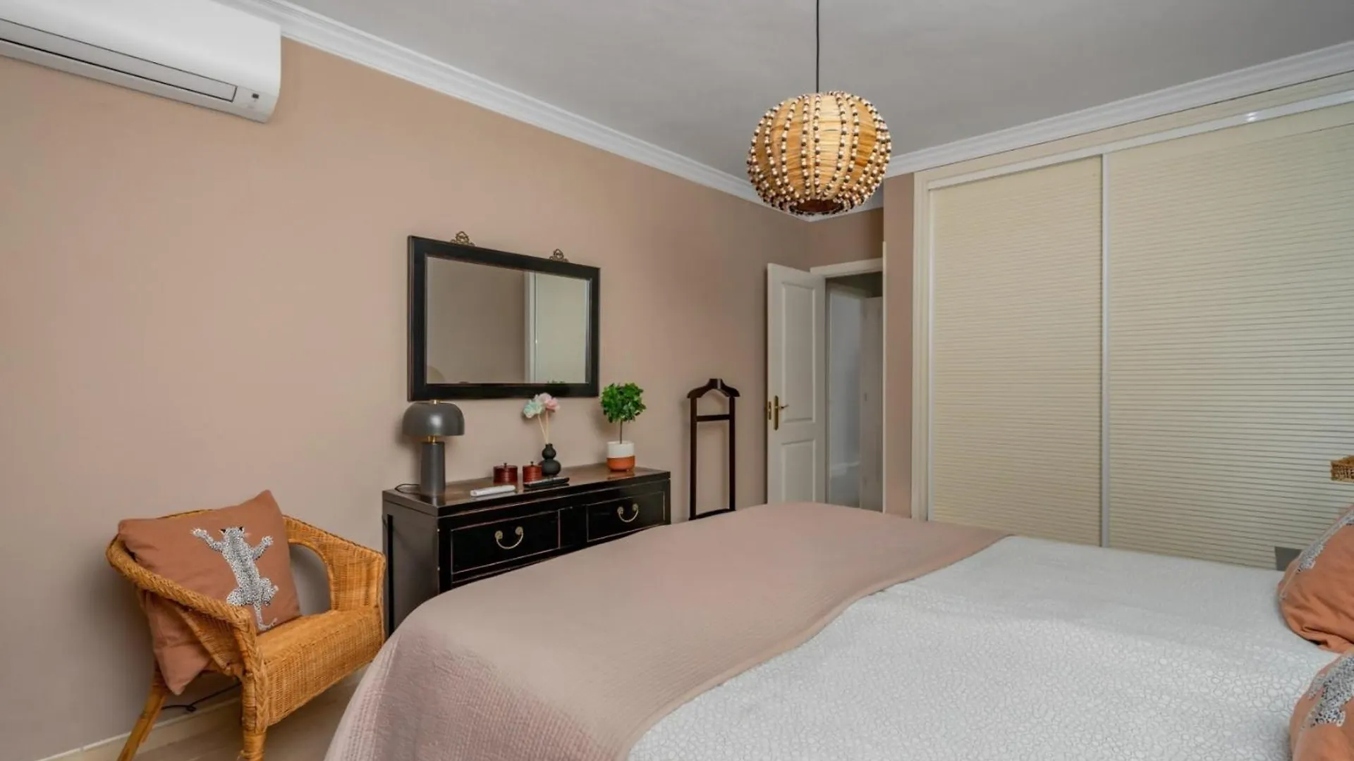 La Maestranza Vacay Vibes By Lica Homes Marbella 0*,  Spain