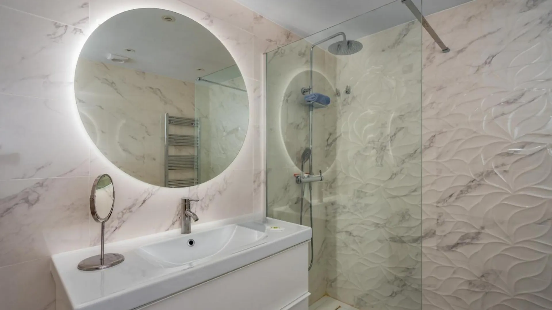 Lägenhet La Maestranza Vacay Vibes By Lica Homes Marbella